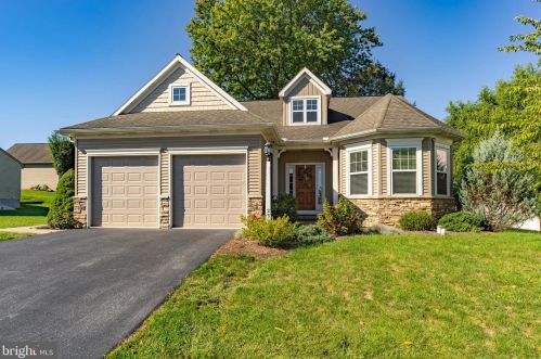 25 Summerlyn Dr, Ephrata PA  17522-9331 exterior