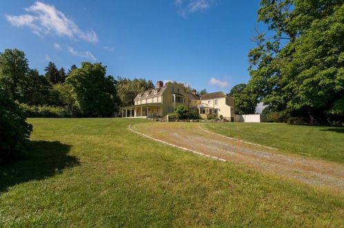 575 Nanaquaket Rd, Tiverton, RI 02878-4722