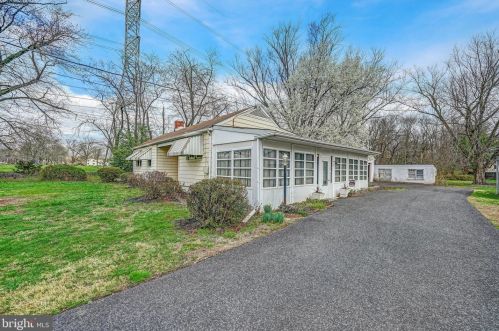 1527 Bear Corbitt Rd, Bear DE  19701-1529 exterior