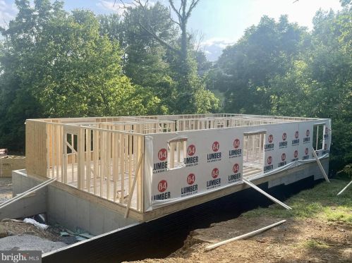 461 Hupp St, Strasburg, VA 22657-2112