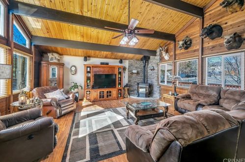 9213 Deer Trl, Frazier Park, CA 93225-9628
