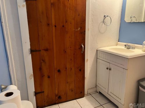 966 Old Bridge Tpke, East Brunswick NJ  08816-3848 exterior