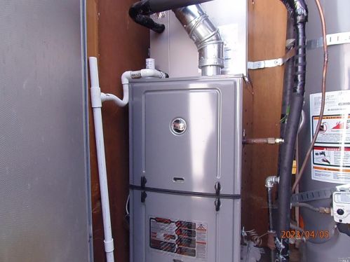 11 Palm Dr, West Pittsburg CA  94565-5401 exterior