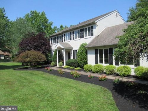 1174 Kenneth Ln, Yardley, PA 19067-4011
