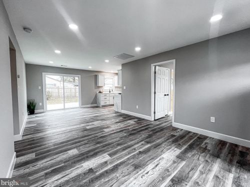 1229 Longview Dr, Woodbridge VA  22191-2955 exterior