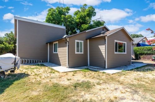 55 E St, Lakeport, CA 95453-5303