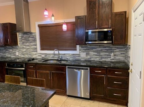 687 25th St, Paterson, NJ 07504-1905