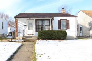 3665 Whitnall Ave, Milwaukee WI  53207-3932 exterior