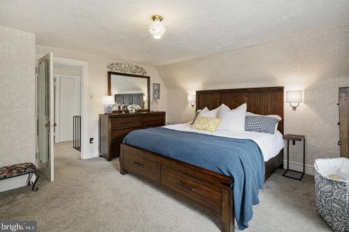 8322 Cedar Rd, Melrose Park PA  19027-2141 exterior