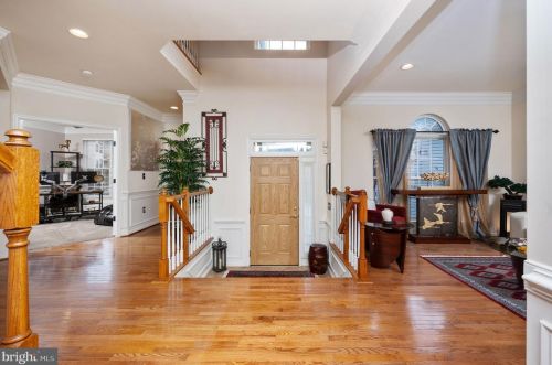 7226 Lyndam Hill Cir, Lorton VA  22079-4509 exterior