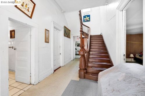 1521 9th St, Oakland CA  94607-1338 exterior