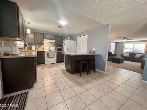 6206 Zoe Ella Way, Glendale AZ 85306-2823 exterior