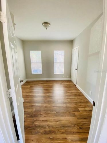 421 1st St, Orlando, FL 32824-8236