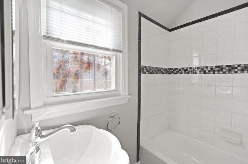 146 Chesapeake St, Washington DC  20032-2814 exterior