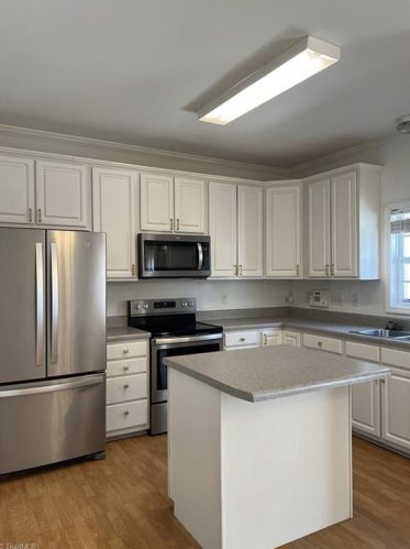 4451 Baylor St, Greensboro NC  27455-2564 exterior