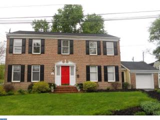 7500 Pawling St, Philadelphia, PA 19128-4139