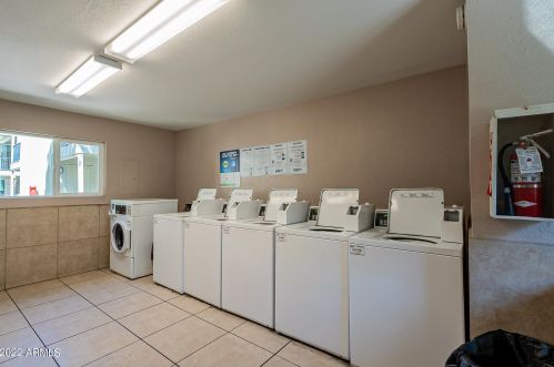 740 Elm St, Phoenix AZ  85013-2416 exterior
