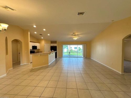 2119 15th St, Cape Coral, FL 33909-1743