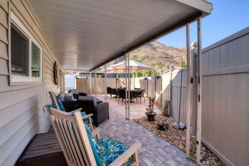 70 Santa Monica St, Palm Springs CA  92264-5257 exterior