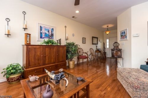 30 Surrey Ln, Flemington NJ  08822-1588 exterior