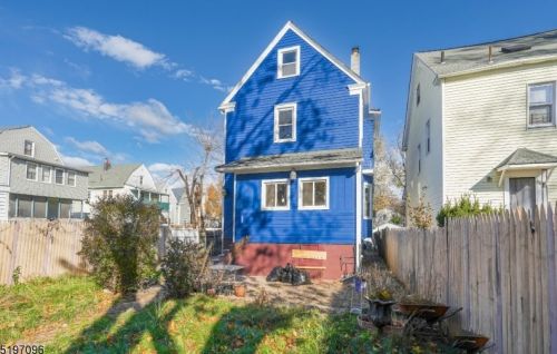 21 Ruth St, Irvington NJ  07111-2526 exterior