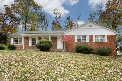 677 Rollingwood Way, Valley Cottage, NY 10989-1607