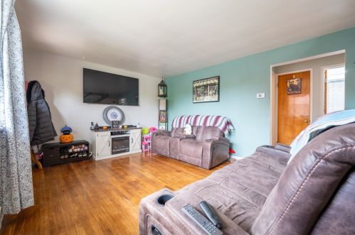 38 Loretta St, Latrobe, PA 15650-2614