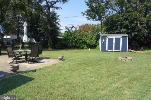 8 Gillis Ct, New Castle, DE 19720-4030