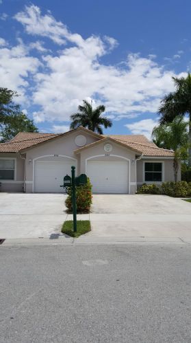 10553 Pelican Dr, West Palm Beach, FL 33414-6168