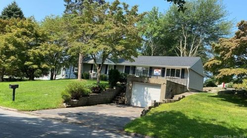 495 Silver St, Bridgeport CT  06610-1023 exterior