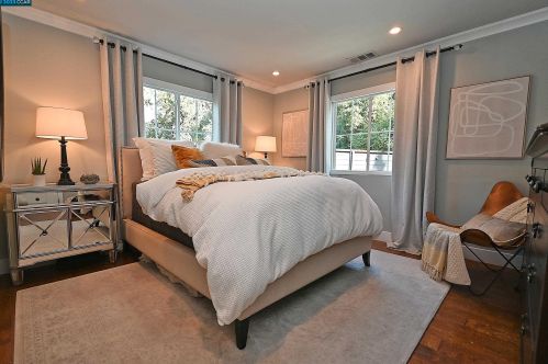 122 El Toyonal, Orinda CA  94563-2133 exterior