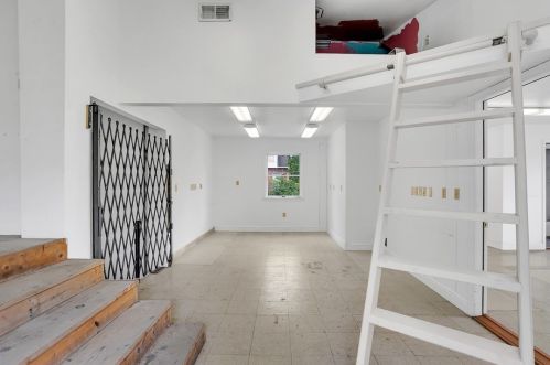 913 Main St, Latrobe PA  15650-1636 exterior