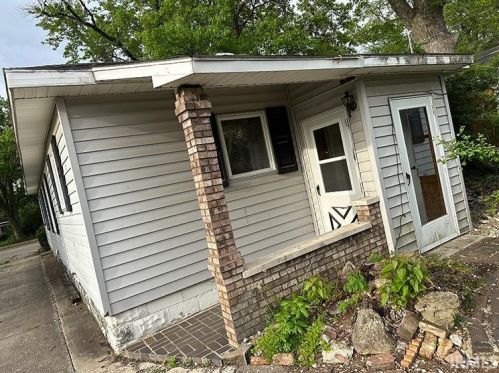 226 Jefferson Blvd, Mishawaka IN  46545-0056 exterior