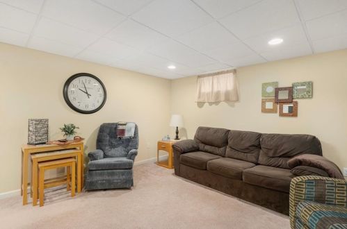 43 Ginger Trl, Coventry RI 02816-8262 exterior