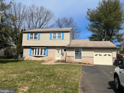 375 Maple Ave, Southampton, PA 18966-3563