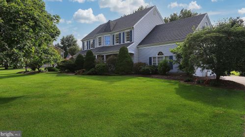 13 Woodside Ln, Flemington NJ  08822-3221 exterior