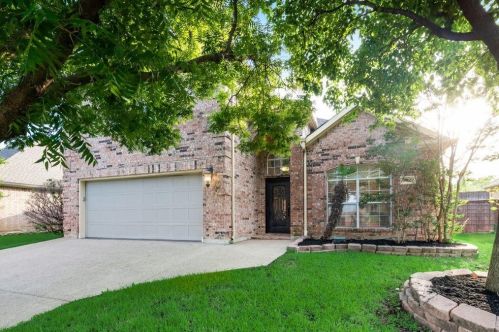 9427 Vista Cir, Irving TX  75063-5064 exterior