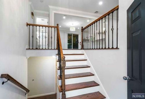 2 Morrison St, Closter NJ  07624-1129 exterior