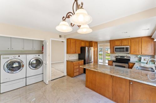 17758 Fonticello Way, San Diego CA  92128-1849 exterior