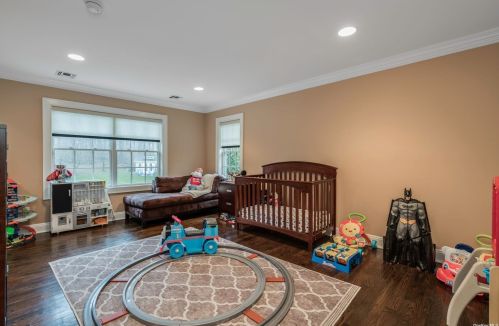 33 Farmstead Ln, Muttontown NY  11545-2601 exterior