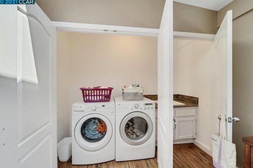 2854 Mcbryde Ave, Richmond CA  94804-1247 exterior