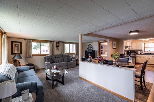 2922 Bayshore Dr, La Crosse, WI 54603-1003