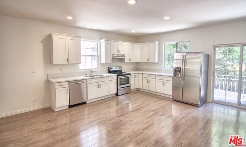 15023 Moorpark St, Van Nuys, CA 91403-5488