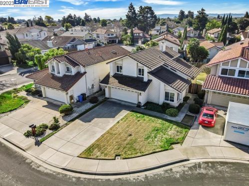 32824 Oakdale Ct, Union City CA  94587-5426 exterior