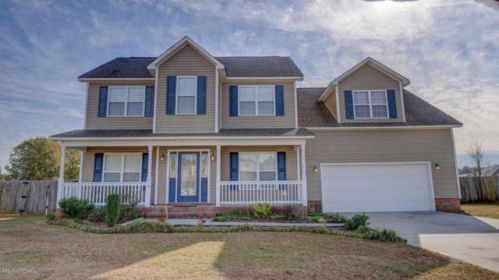 313 Trappers Rd, Hubert, NC 28539-4058