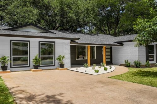 2300 Fair Oaks Dr, Austin TX 78745-2754 exterior