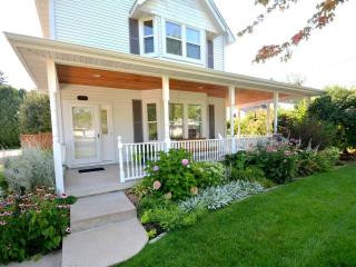 1339 5th St, Stillwater, MN 55082-6233