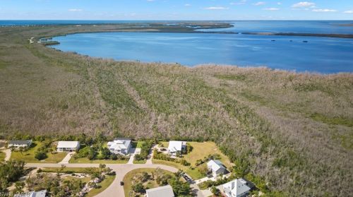 9393 Peaceful Dr, Sanibel FL  33957-4238 exterior