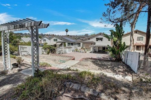 3826 Catamarca Dr, San Diego CA 92124-3403 exterior