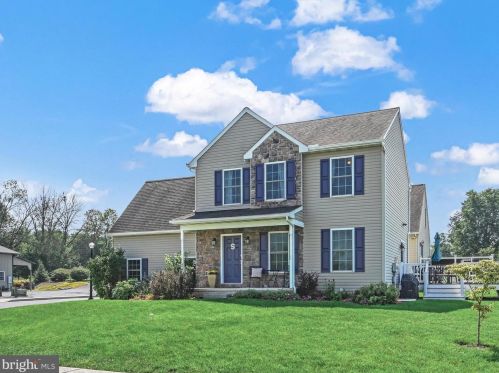 24 Katie Ln, Lancaster, PA 17602-1663